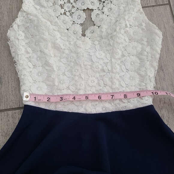 B. Darlin women's white and navy sleeveless laced dress size 0 - Picture 11 of 16